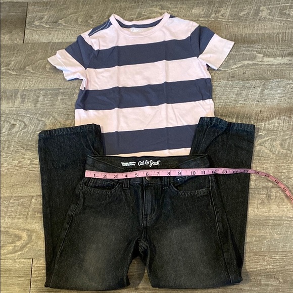 Striped Old Navy T-Shirt and Black Cat & Jack Jeans Set - Picture 3 of 8
